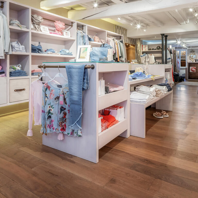 hagedorn & partner gmbh | Referenz | Boutique Egli Zug | Sanierung Parkettboden